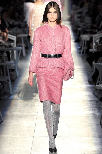 Look 19